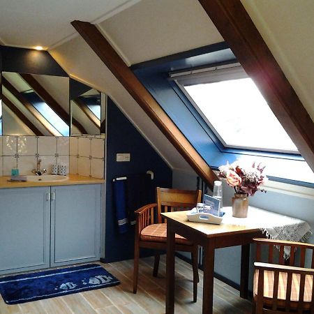 Bed & Breakfast “ Gastvrij Onthaal “ Een-West Kültér fotó