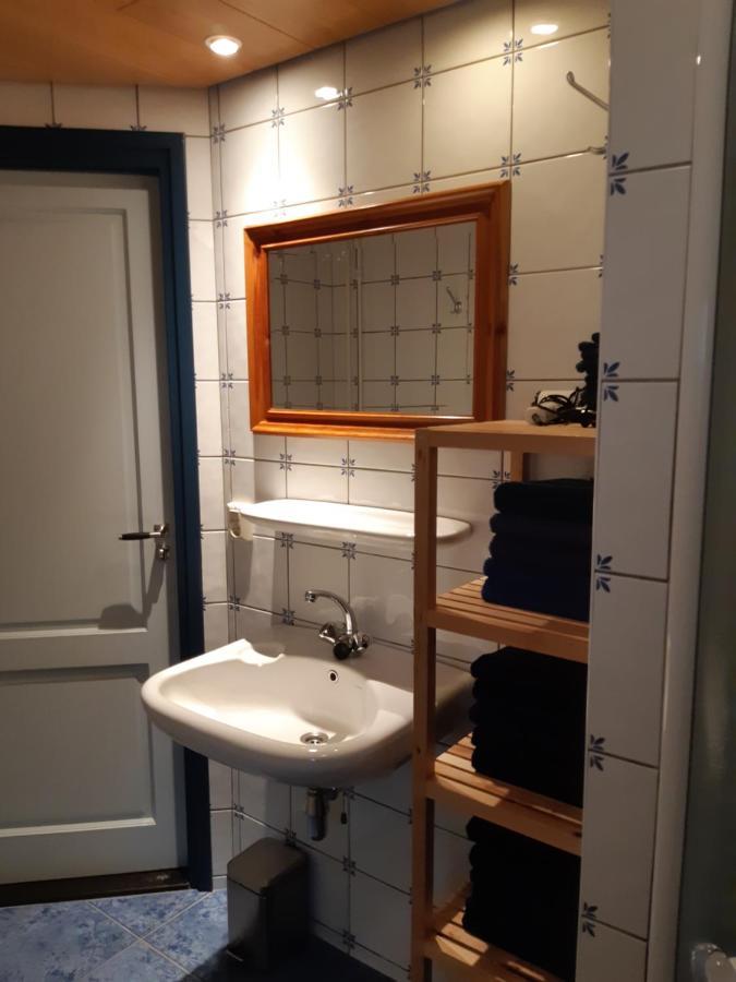 Bed & Breakfast “ Gastvrij Onthaal “ Een-West Kültér fotó