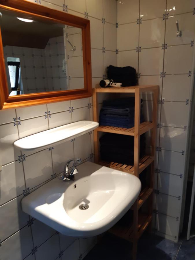 Bed & Breakfast “ Gastvrij Onthaal “ Een-West Kültér fotó