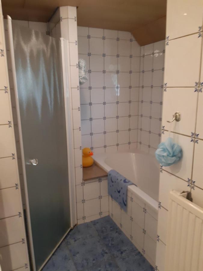 Bed & Breakfast “ Gastvrij Onthaal “ Een-West Kültér fotó