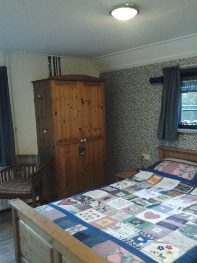 Bed & Breakfast “ Gastvrij Onthaal “ Een-West Kültér fotó