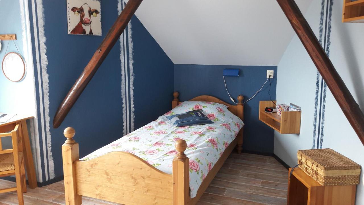 Bed & Breakfast “ Gastvrij Onthaal “ Een-West Kültér fotó
