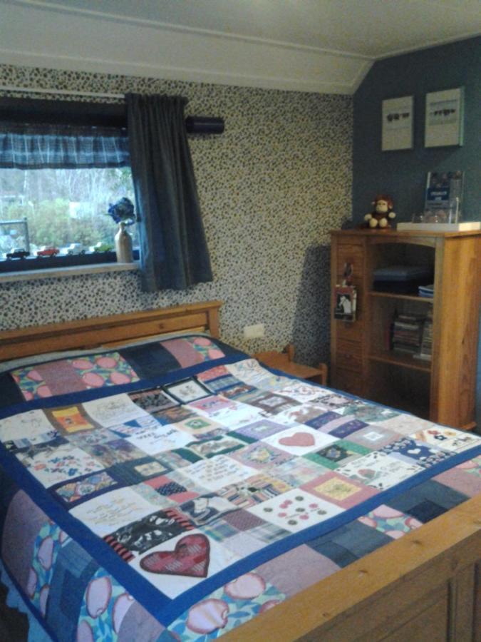 Bed & Breakfast “ Gastvrij Onthaal “ Een-West Kültér fotó