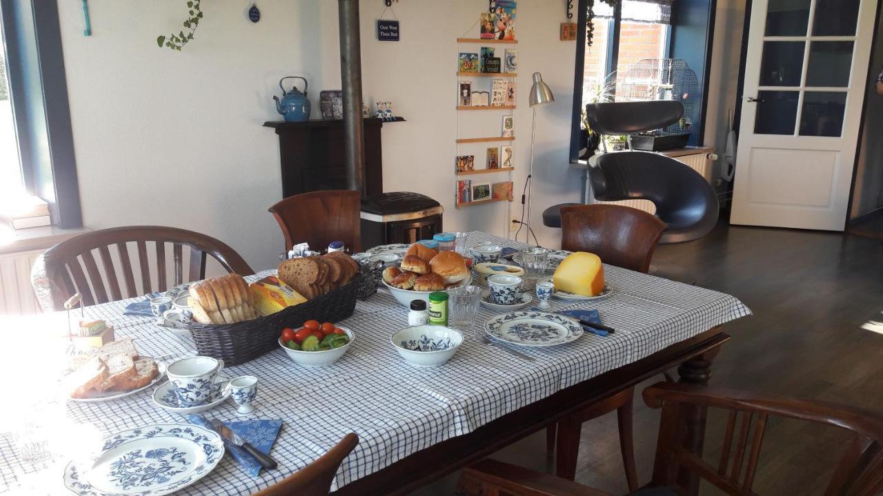 Bed & Breakfast “ Gastvrij Onthaal “ Een-West Kültér fotó