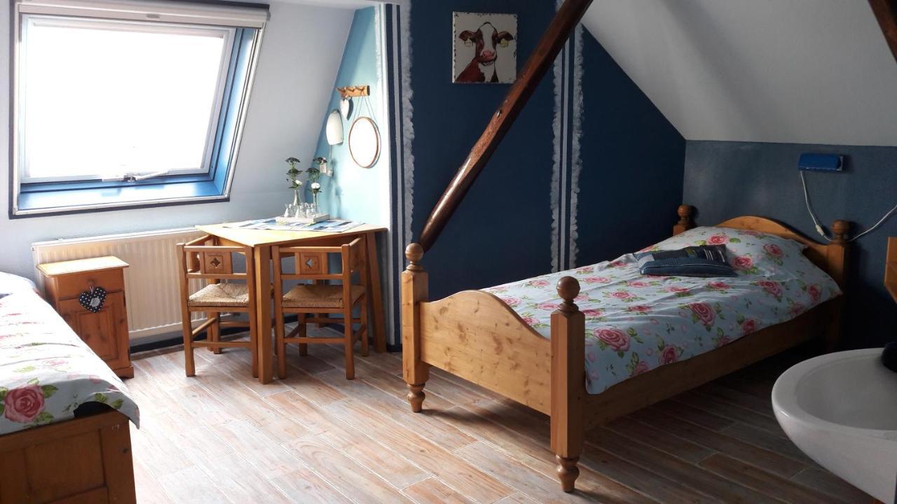 Bed & Breakfast “ Gastvrij Onthaal “ Een-West Kültér fotó