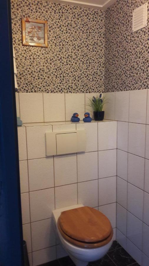 Bed & Breakfast “ Gastvrij Onthaal “ Een-West Kültér fotó