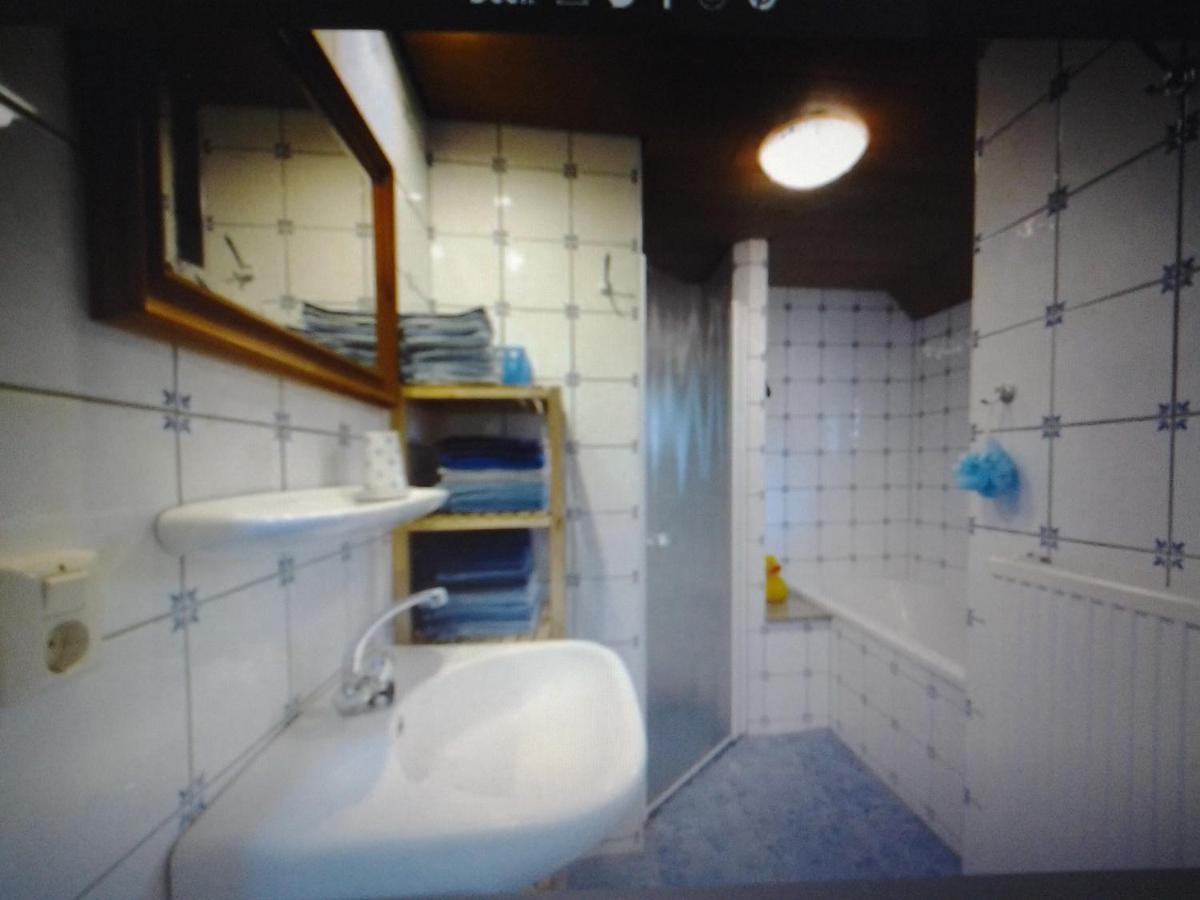 Bed & Breakfast “ Gastvrij Onthaal “ Een-West Kültér fotó